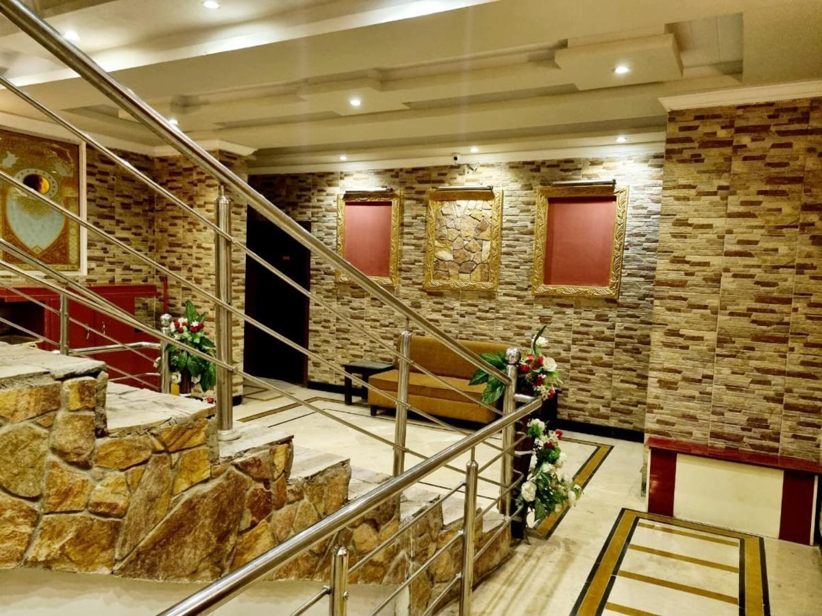 Hotel Triple One Abbottabad Exterior foto